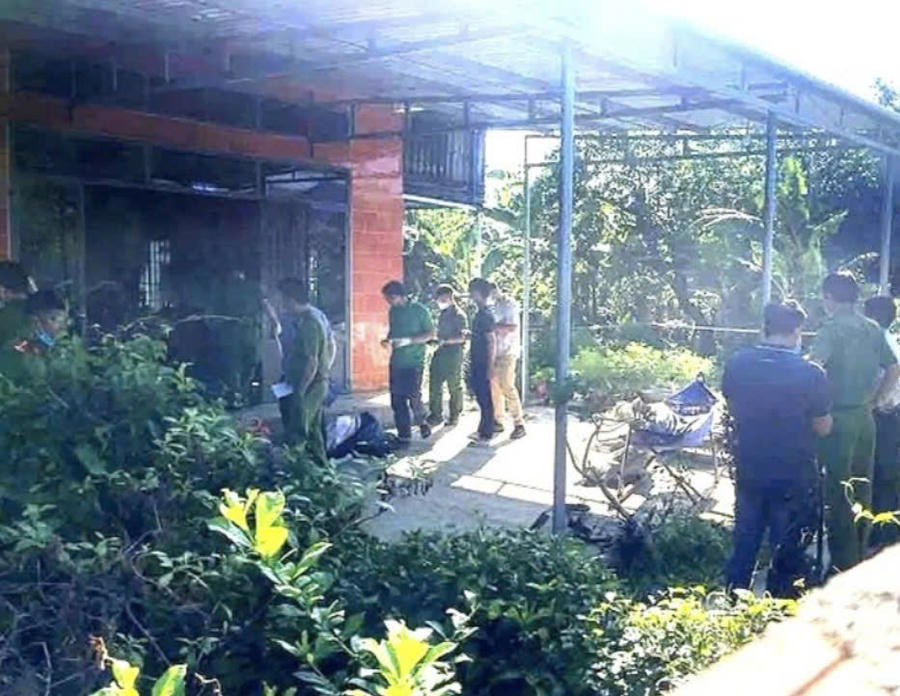 Lực lượng chức năng có mặt tại hiện trường để điều tra vụ việc. Ảnh: Đ.H.