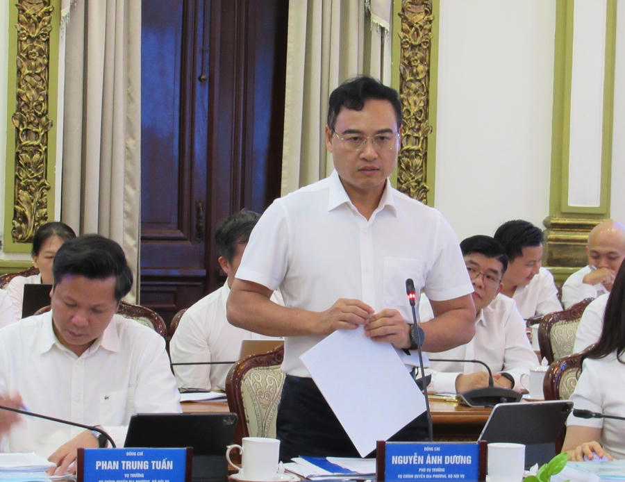 Ông Nguyễn Ánh Dương, Phó Vụ trưởng Vụ Chính quyền địa phương, Bộ Nội vụ phát biểu. (Ảnh: Cổng TTĐT TP HCM)
