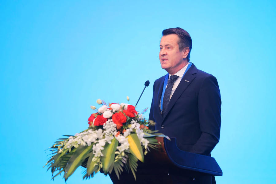 Ông Julian Gorman, Giám đốc khu vực châu Á - Thái Bình Dương của GSMA phát biểu tại buổi Lễ. (Ảnh: Bộ Khoa học và Công nghệ)