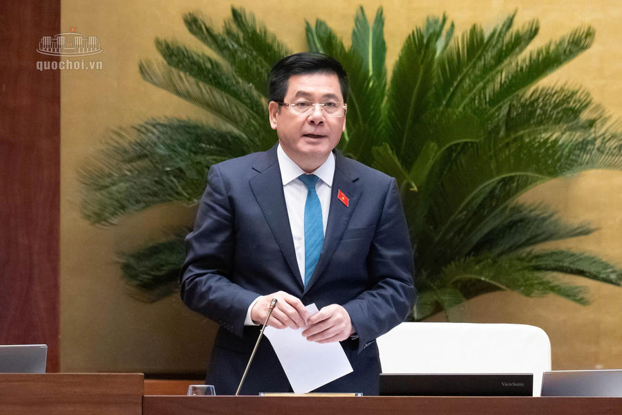 Phó Chủ tịch Quốc hội Nguyễn Hồng Diên điều hành Phiên thảo luận. Ảnh: quochoi.vn