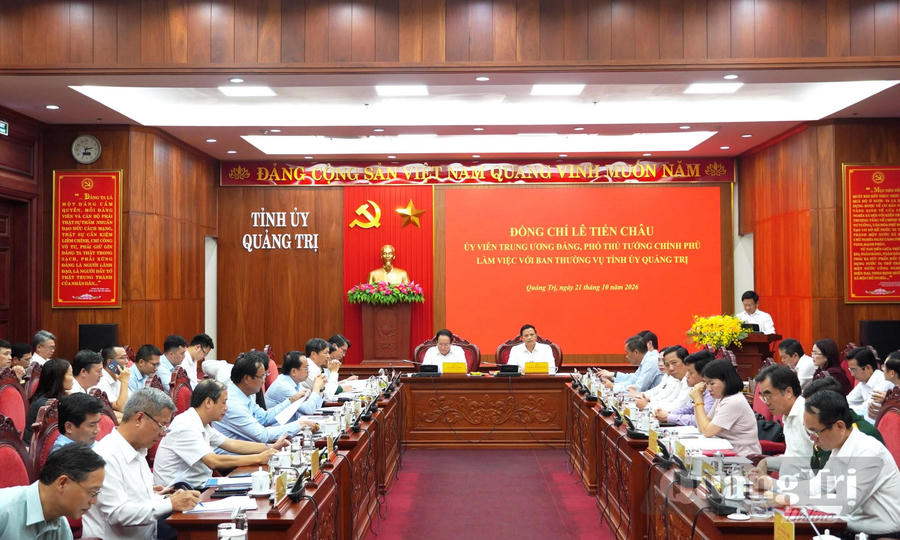 Quang cảnh buổi làm việc.