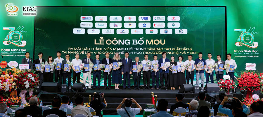 Các đại biểu tham dự Lễ công bố và ký kết Biên bản ghi nhớ hợp tác (MOU).