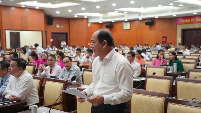 PGS.TS Tăng Chí Thượng, Giám đốc Sở Y tế TP.HCM, phát biểu tại kỳ họp thứ 6, HĐND TP.HCM khóa XI, nhiệm kỳ 2026-2031 diễn ra ngày 30/10.
