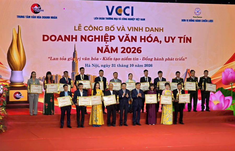 Các doanh nghiệp thuộc Top 20 nhận vinh danh “Doanh nghiệp Văn hóa, Uy tín năm 2026”. (Ảnh trong bài: Đoàn Chi)